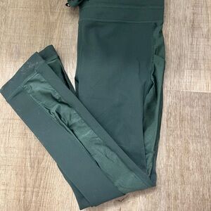 Fabletics Green Performance Leggings Sleek Design